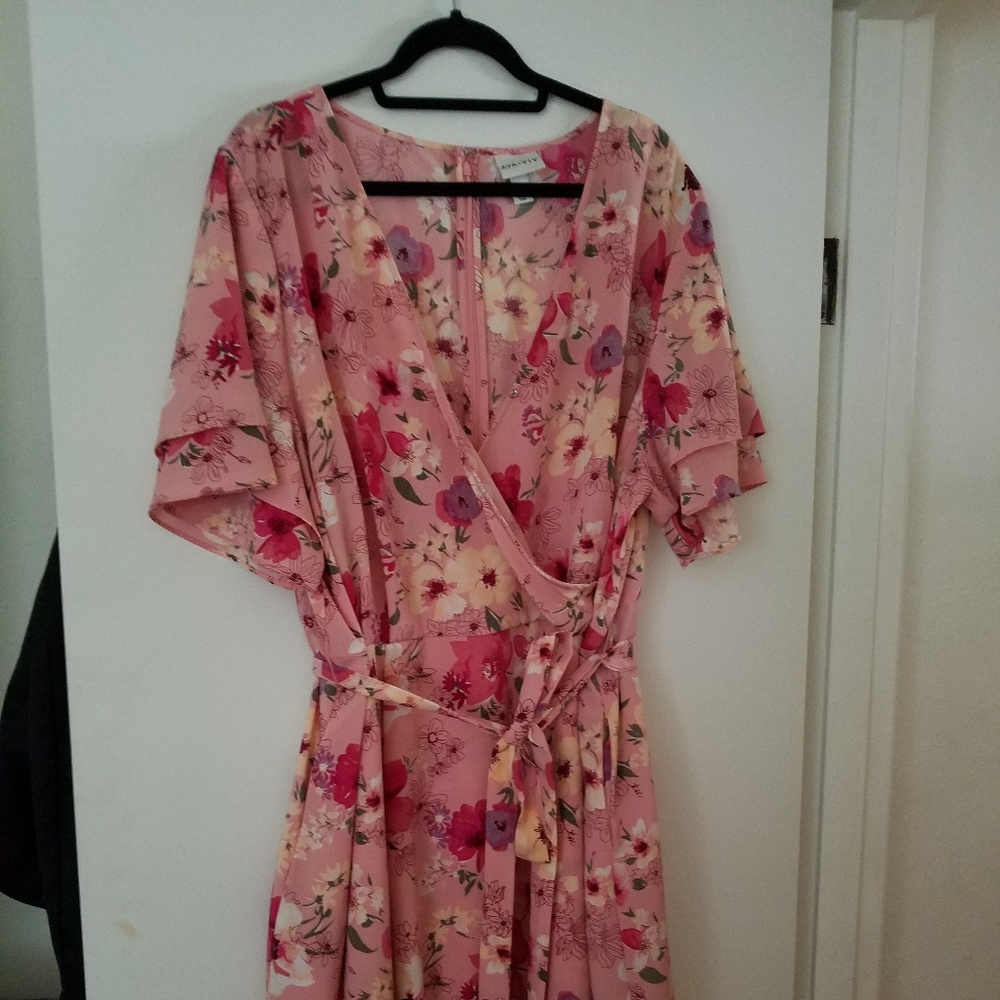 Cute little mock wrap style dress